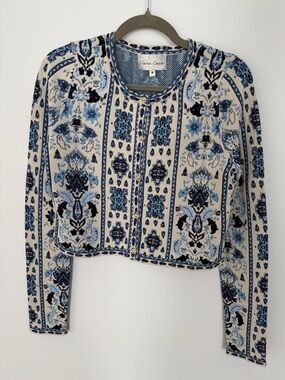 Cara Cara size M new cardigan blue and cream pattern gold button